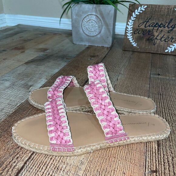 Anthropologie Regina Woven Slide Sandals
Size 40 - Picture 1 of 11